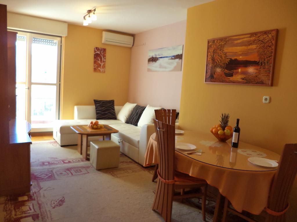 Cool Apartment Split Room photo